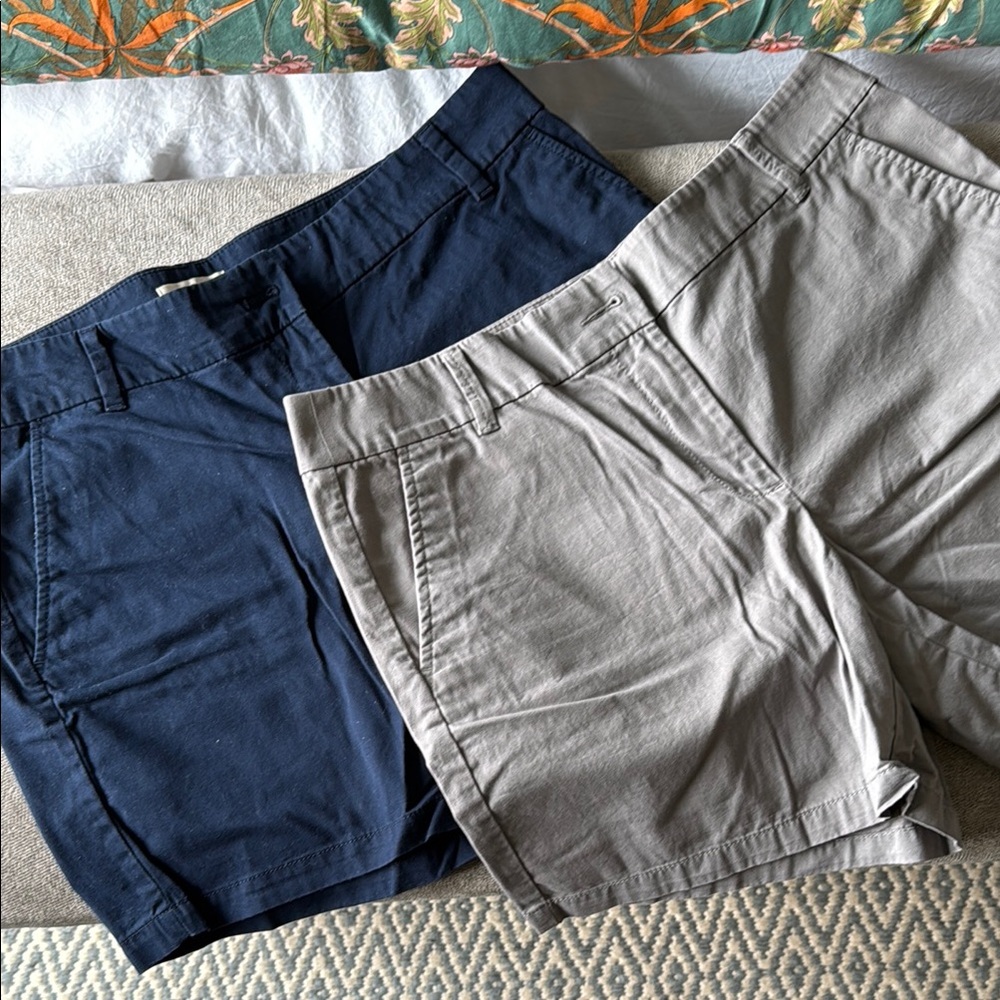 LOFT Women's Navy and Light Gray Flat Front Shorts